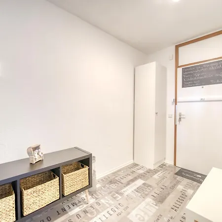 - Haus H, App 0h0201 * 海利根港