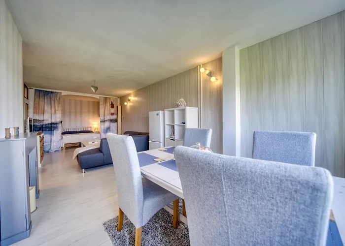 - Haus H, App 0h0201